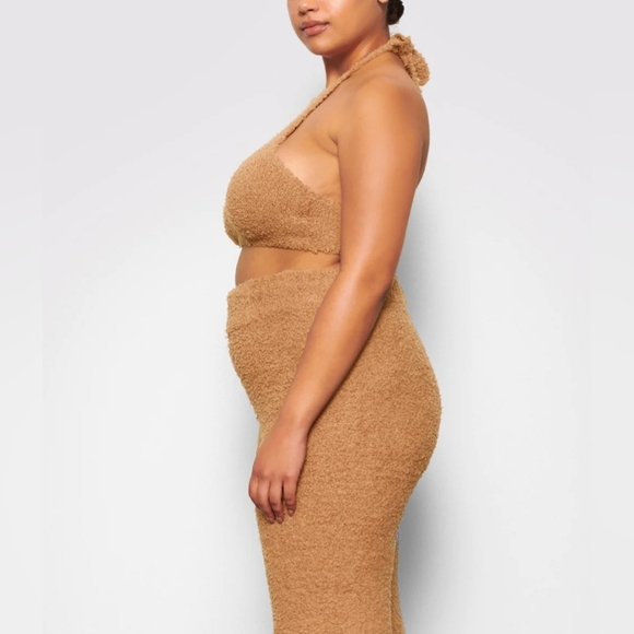 SKIMS Cozy Knit Halter Bra Top - Picture 6 of 14